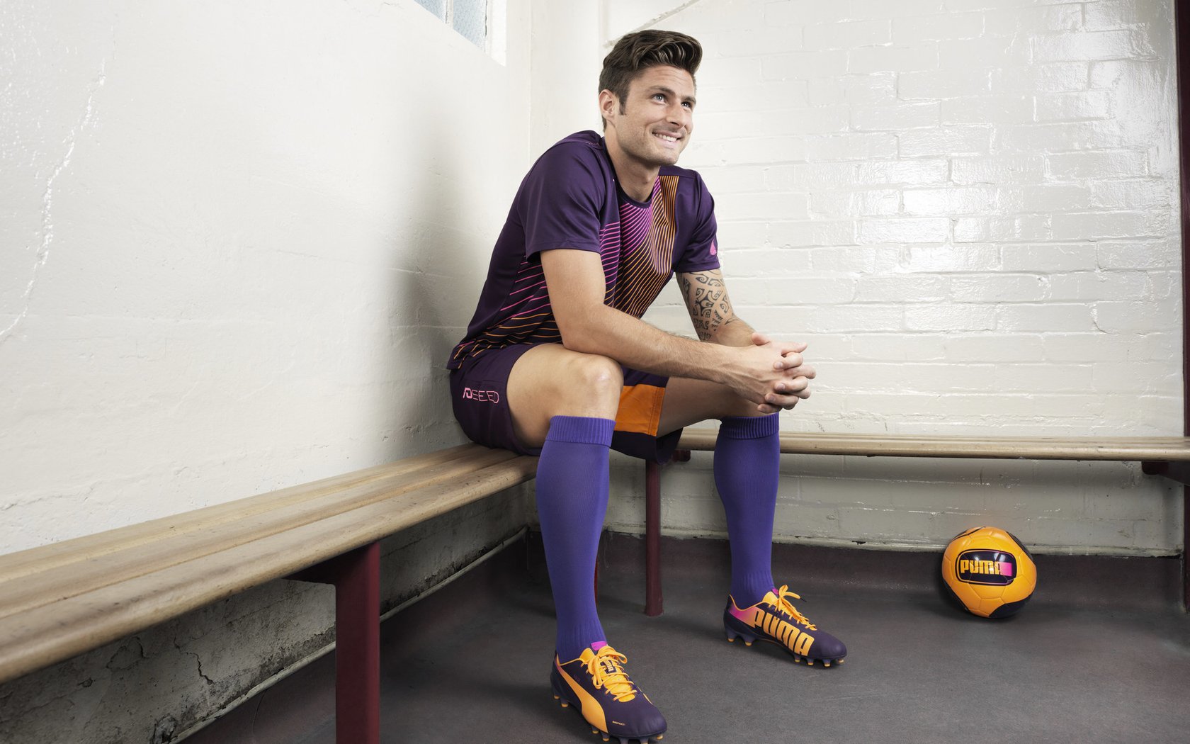 开云esports-“英超最终冲刺，领头羊全员迎战强敌”，英超榜首大战